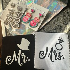 Mr. and Mrs. Drink holder with Bridal Earrings Set